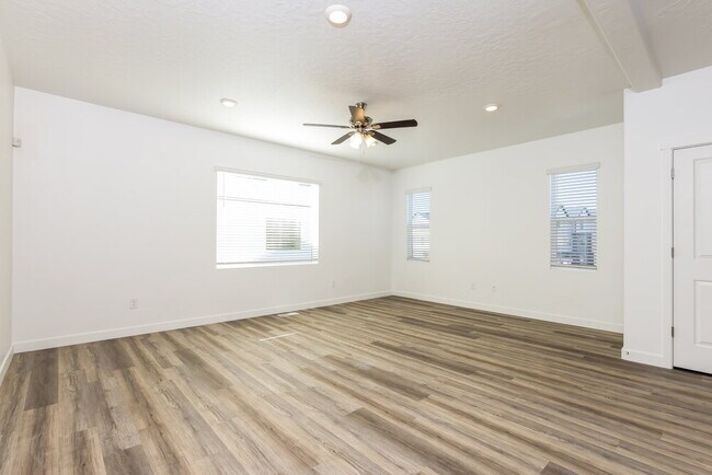 Building Photo - 1104 W 90 S