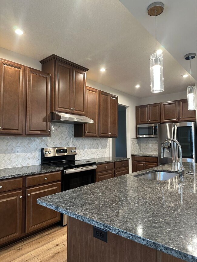 Foto del edificio - Welcome to this stunning 4-bedroom, 2.5-ba...