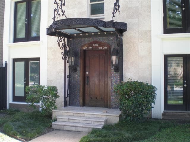 Building Photo - 10119 Regal Park Ln