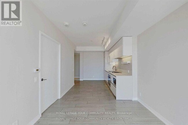 Building Photo - 5 Buttermill Ave.