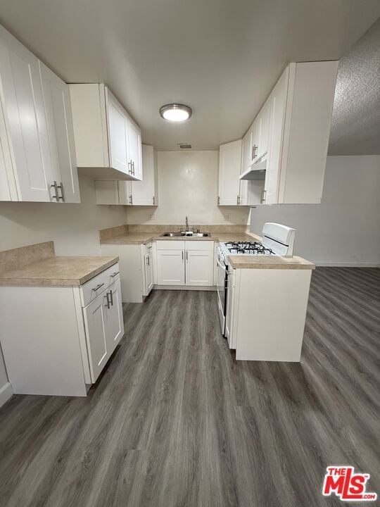 Building Photo - 13400 Cordary Ave