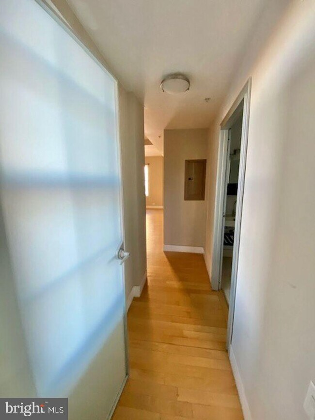Foto del edificio - 1124 10th St NW