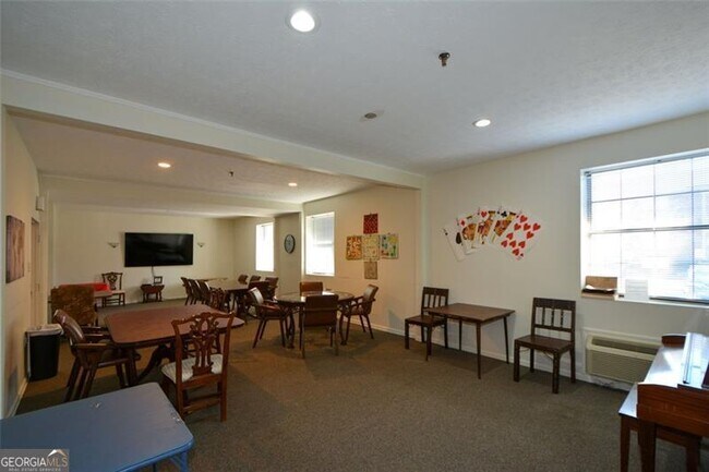 Foto del edificio - 475 Mount Vernon Hwy NE