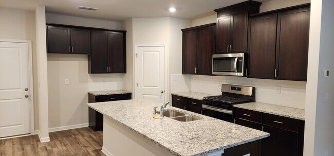 Foto del edificio - 112 Cedar Ln