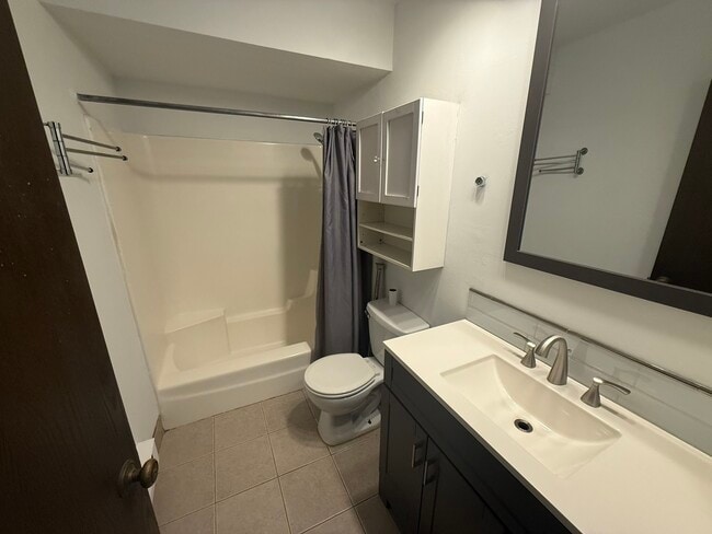 Building Photo - 1023 Shagbark Ct