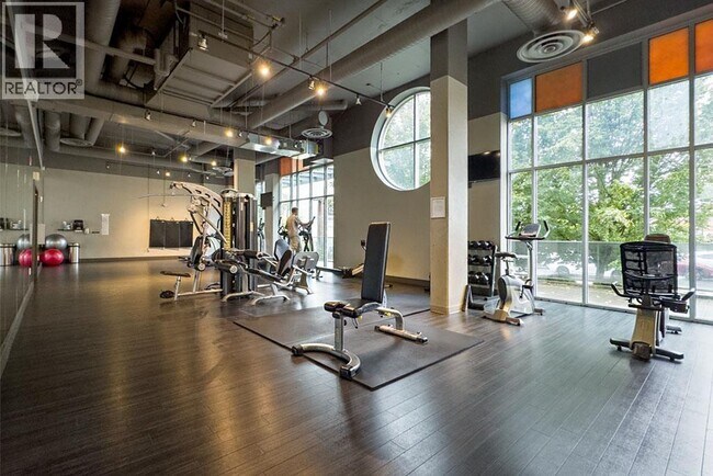 Photo du bâtiment - 10780 No. 5 Road