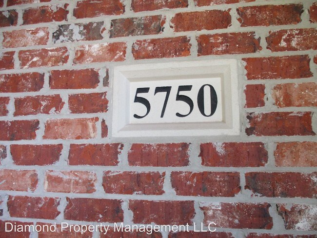 Foto del edificio - 3 br, 2 bath House - 5750 Gold Crest