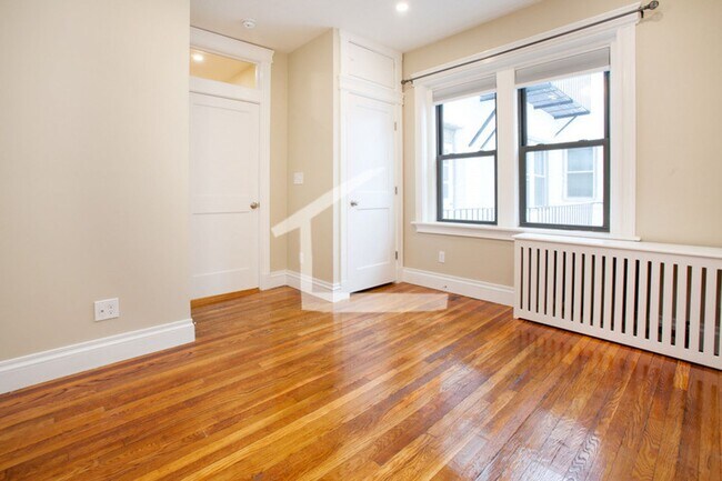 Foto del edificio - Beautiful Fenway 2-Bed/1-Bath; Great Location