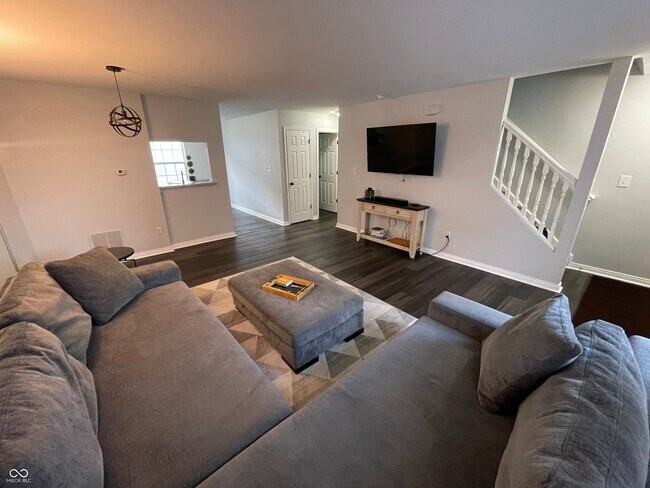 Foto del edificio - 3020 Skylar Ln