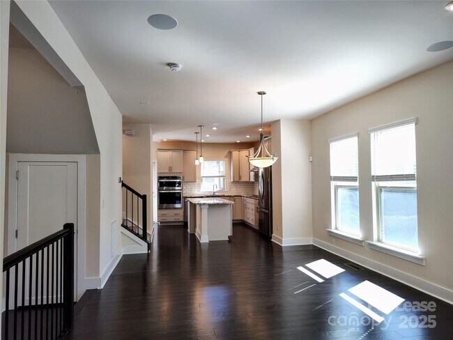 Foto del edificio - 13031 Tinton Ave