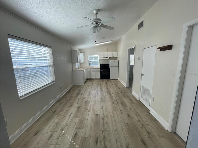 Foto del edificio - 2612 Coolidge Ave