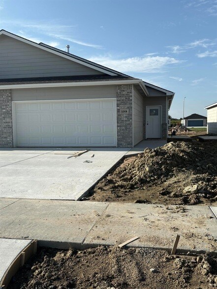 Foto principal - 12938 E Blake St