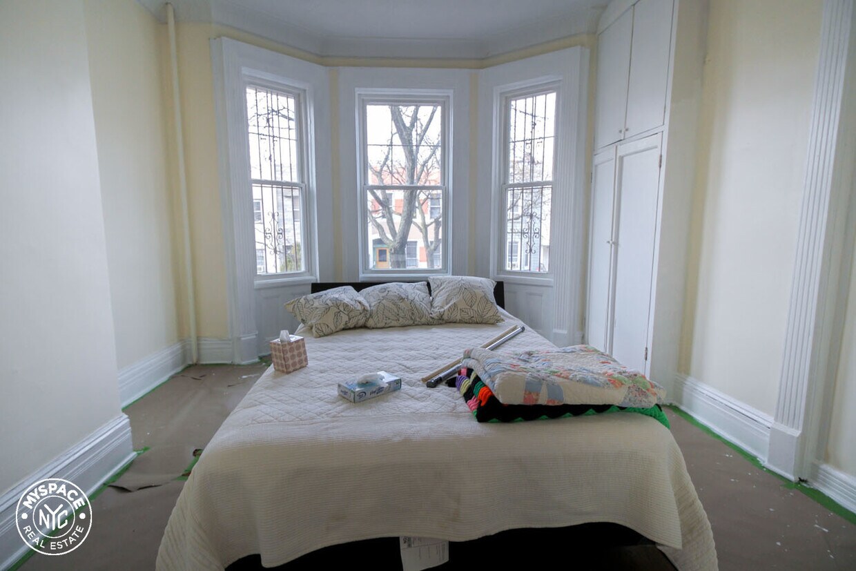 Primary Photo - 276 Cornelia St