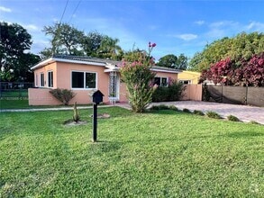 Building Photo - 6225 SW 26th St