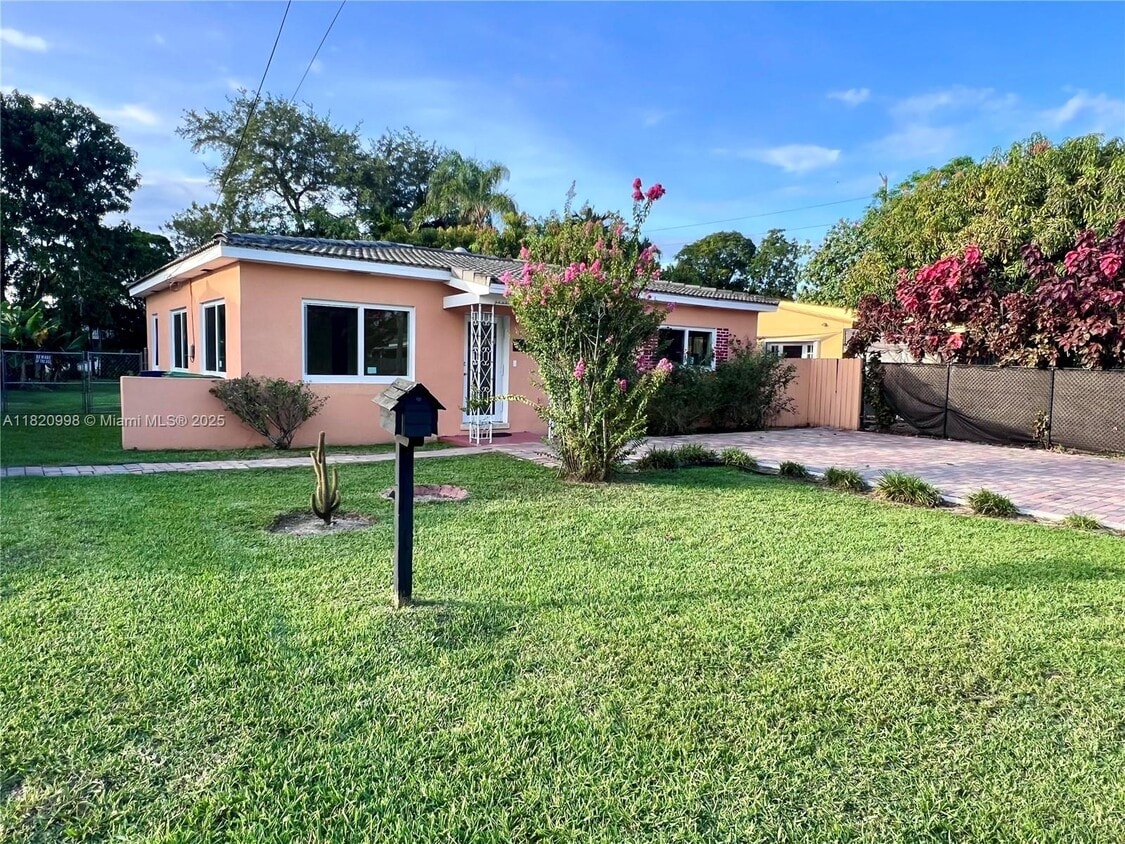 Primary Photo - 6225 SW 26th St