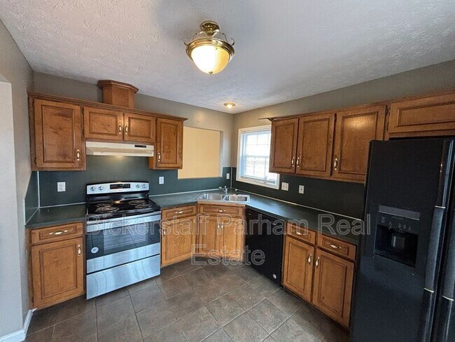 Foto del edificio - 135 Lee Road 2009