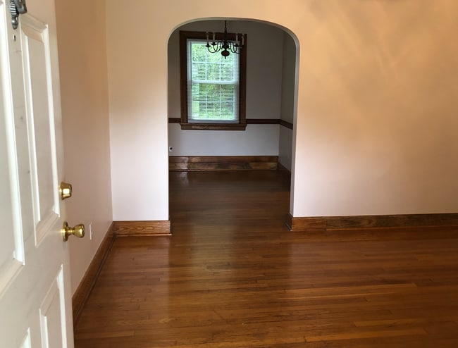 front door entrance - 108 E Union St