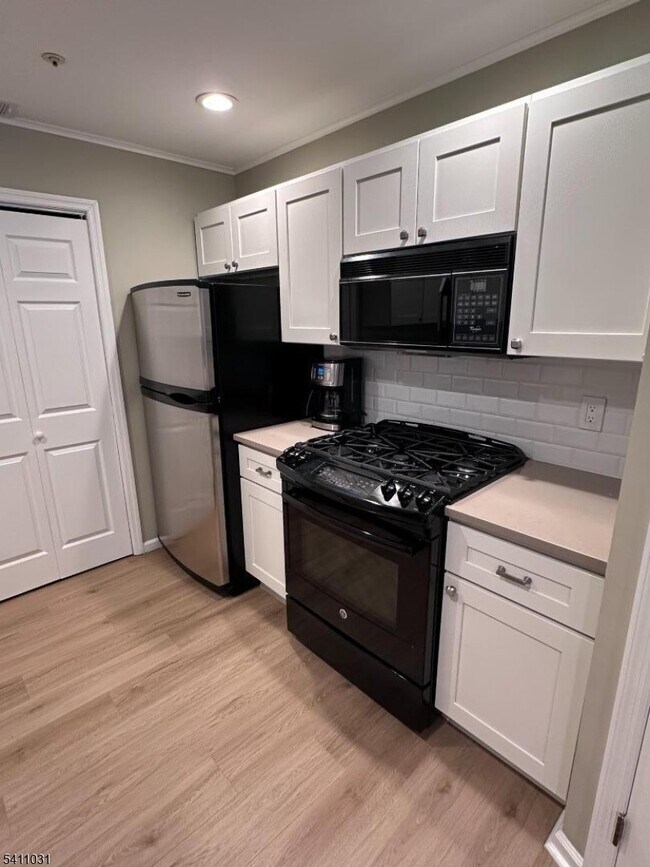 Foto del edificio - 4609 Tudor Dr