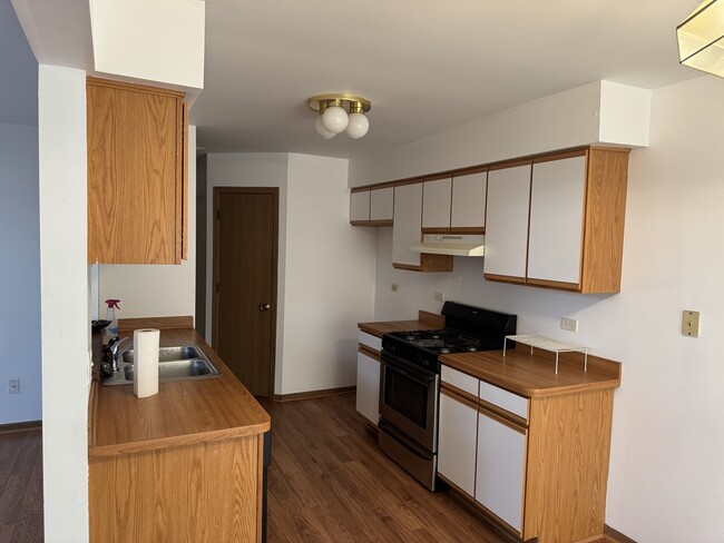 Building Photo - 17892 Park View Ln