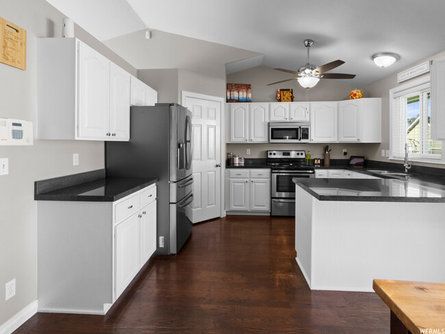 Building Photo - 1568 S 2600 W