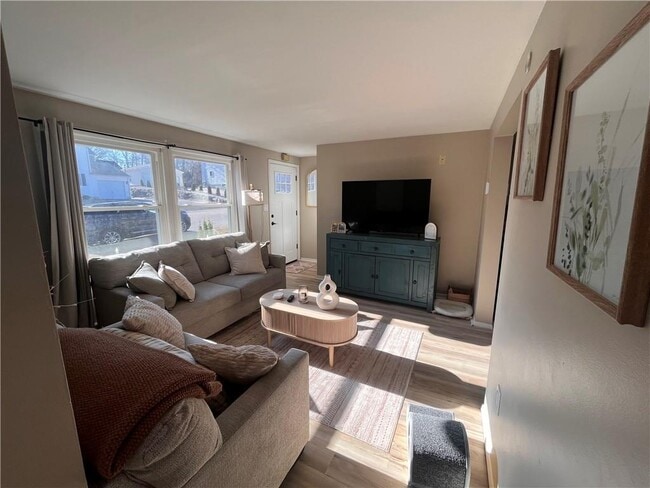 Building Photo - 20B Sunrise Dr