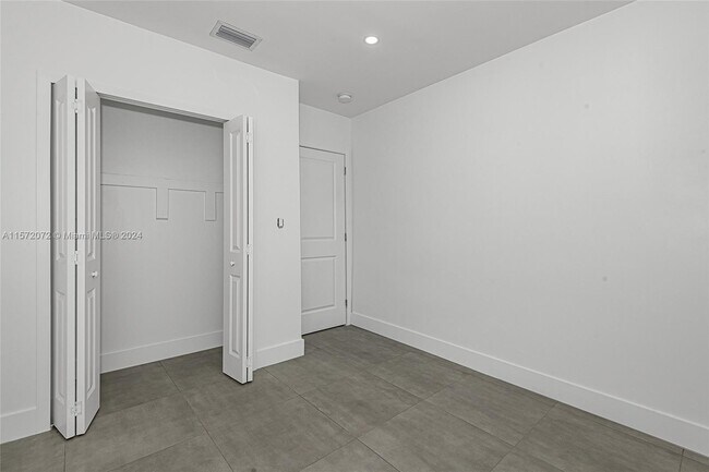 Building Photo - 10320 SW 174th Terrace