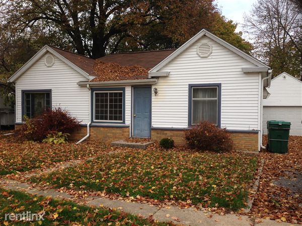 Primary Photo - 218 Railroad St