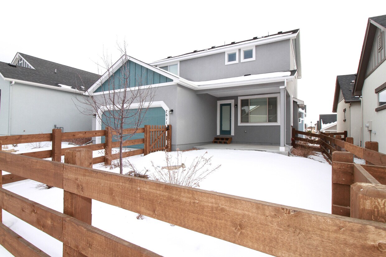 Primary Photo - 7611 Grizzly Rose Way