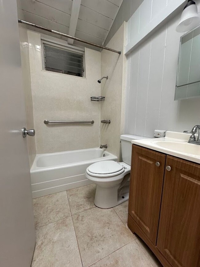 Building Photo - 1026 Kaweloka St