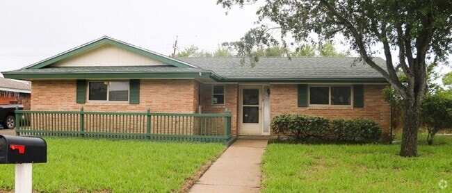 Building Photo - 118 Catalina Cir
