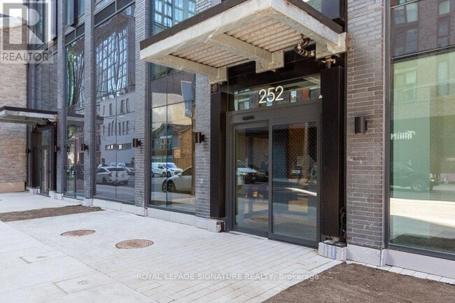 Building Photo - 252 Church St