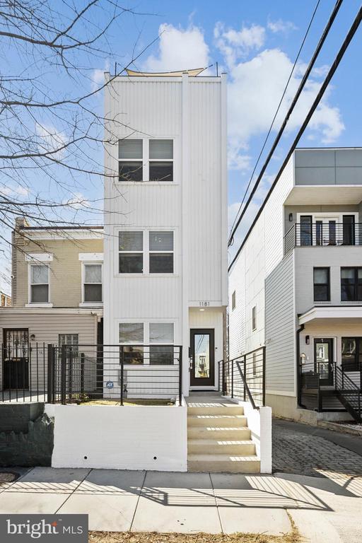 Building Photo - 1181 Neal St NE