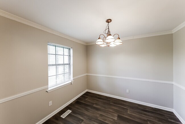 Foto del edificio - 3405 Hilltop Rd SE