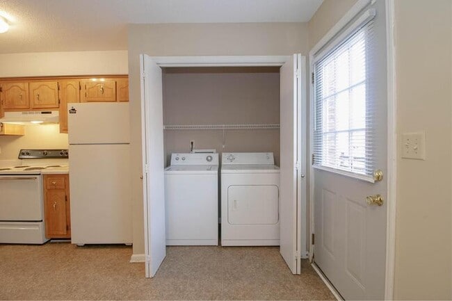 Building Photo - 3279 Tower Dr