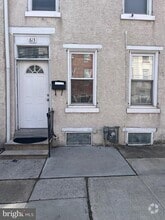 Building Photo - 613 Green St
