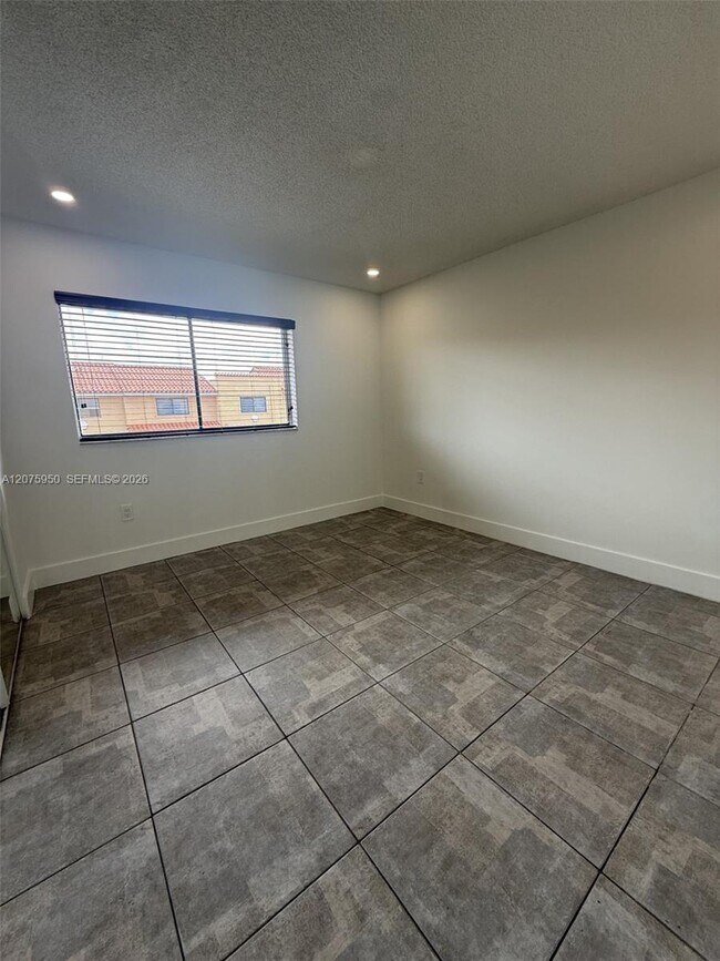 Foto del edificio - 2775 W 61st Pl