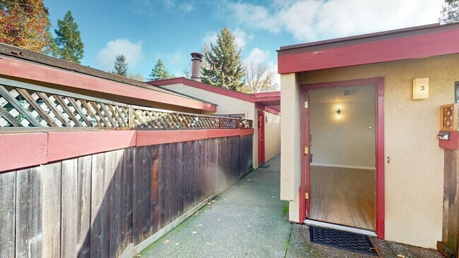 Building Photo - 1 Bedroom 1 Bath end unit at Redwood Village!