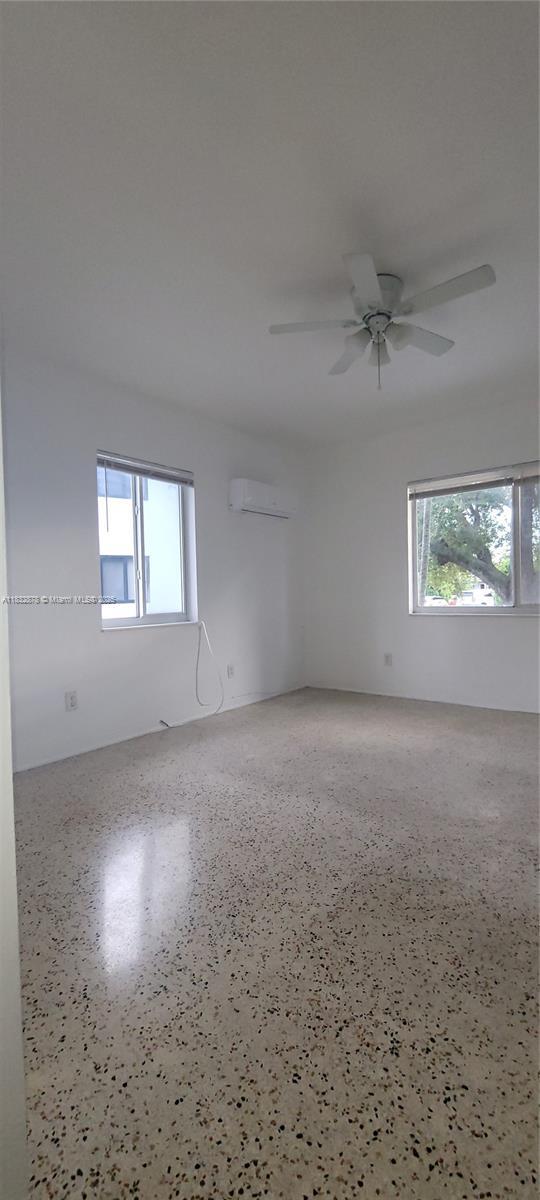 Foto del edificio - 350 SW 15th Rd