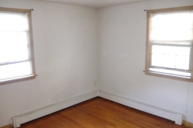 Bedroom1 - 117 Catherine St