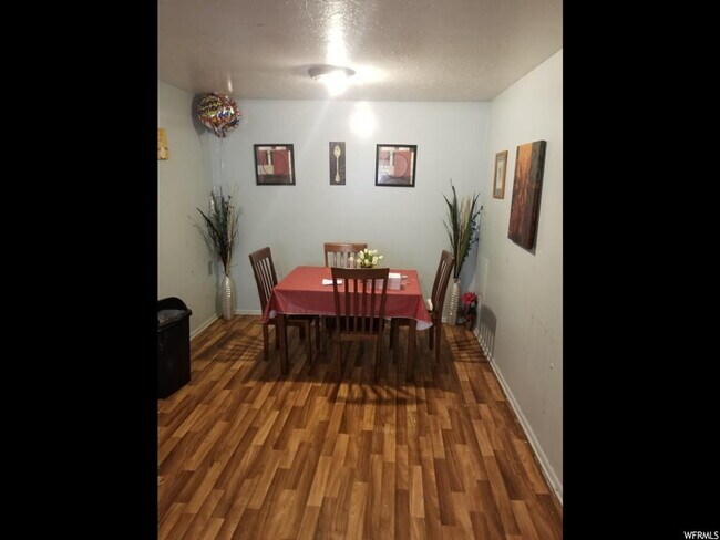 Foto del edificio - 2 Bedroom Duplex in Great Ogden Location!