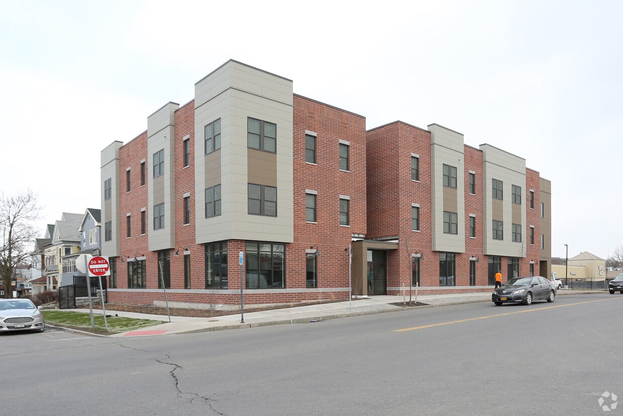 Building Photo - Salina Crossing