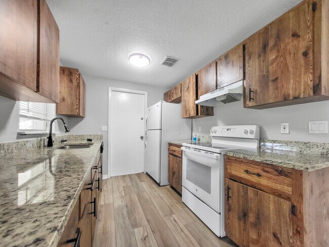 Building Photo - 1929 Logging Ln