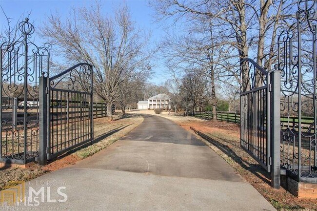 Building Photo - 1500 Covered Bridge Rd