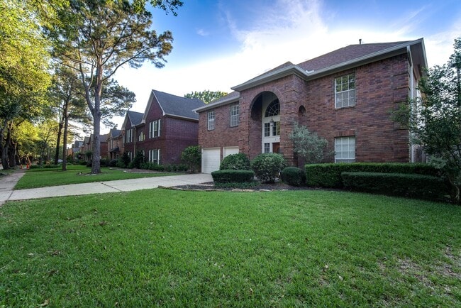 Foto del edificio - 2710 Double Lake Dr