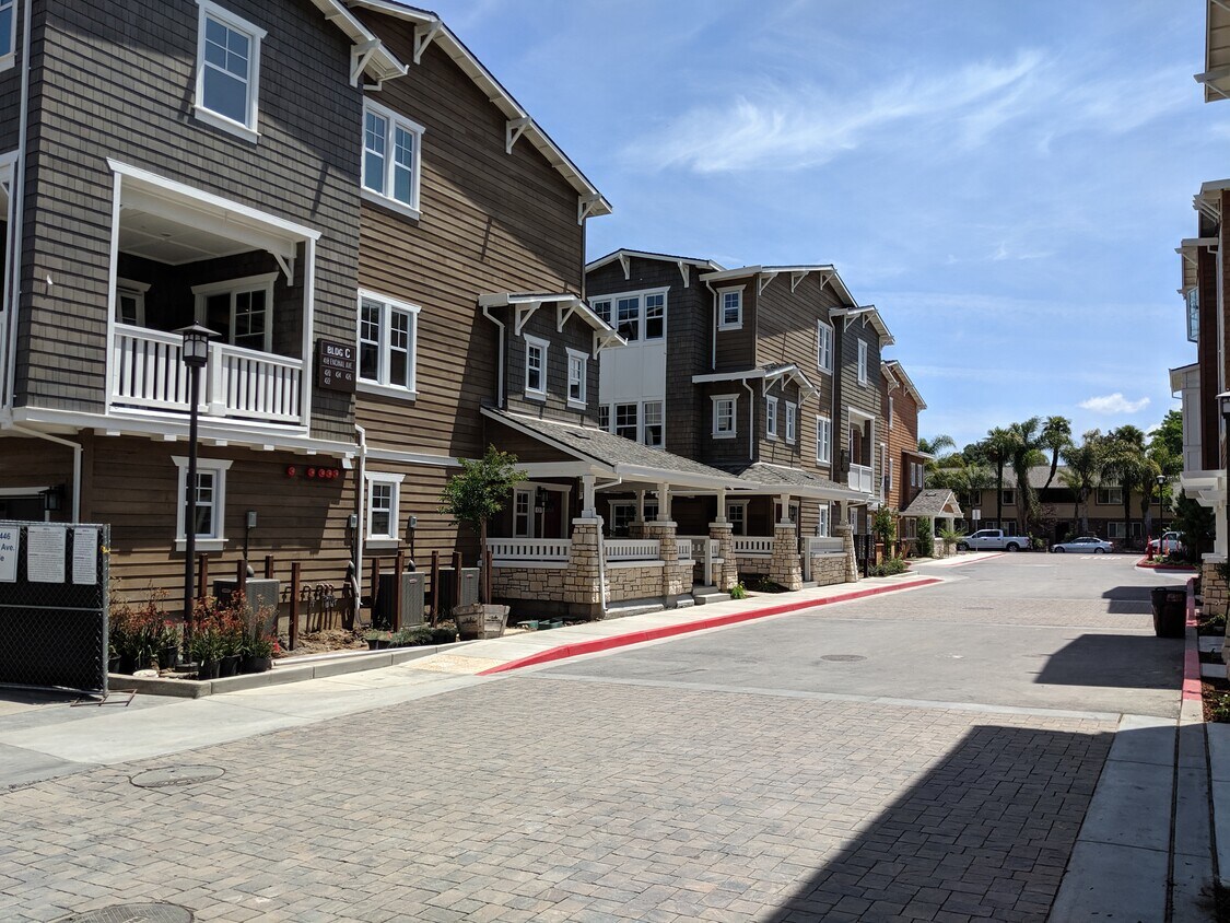Community view - 434 Encinal Ave