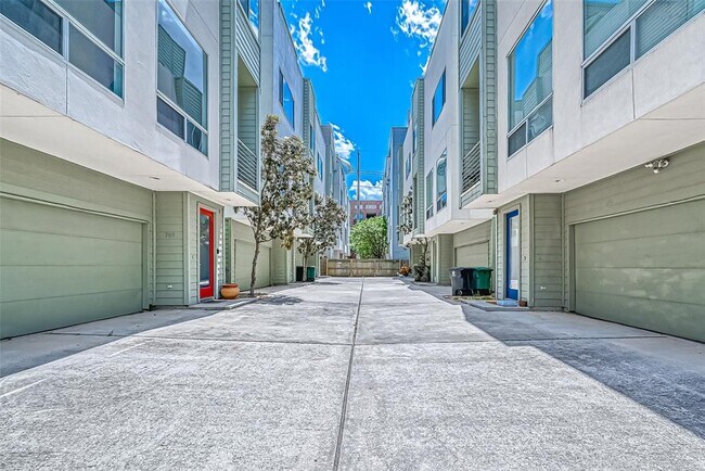 Foto del edificio - 713 Andrews St