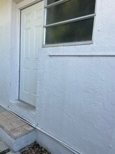 Building Photo - 2815 SW 37th Ct