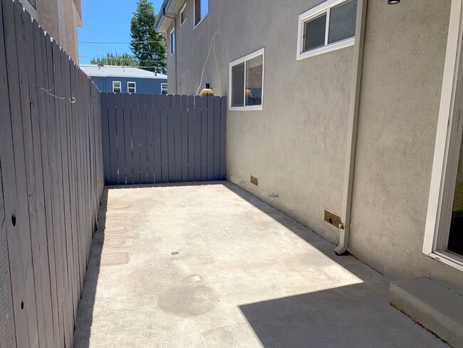 Interior Photo - 1850 11th St