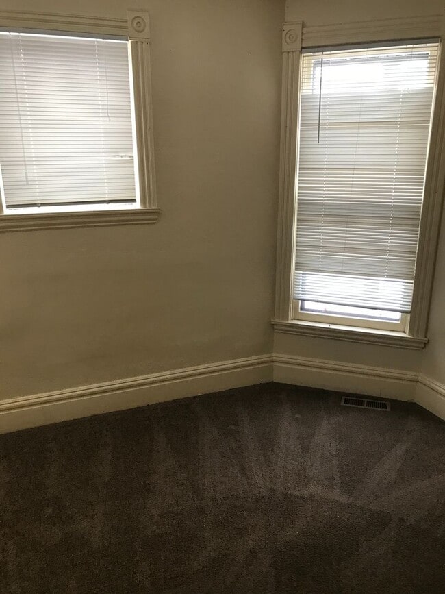 Foto del edificio - 2932 15th Ave S