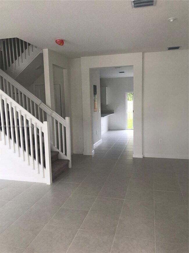 Foto del edificio - 12429 NW 23rd Ct